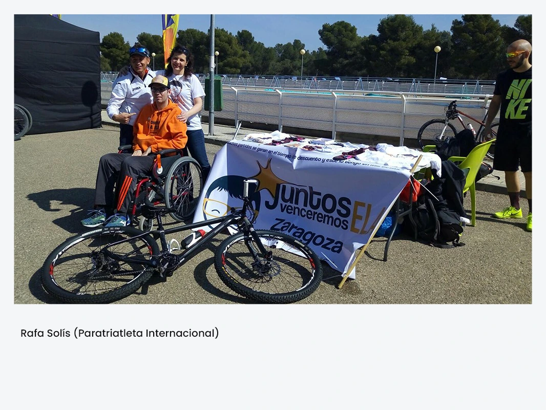 Jorge con ciclista profesional